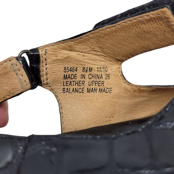 Clarks Artisan Sandals Womens size 8.5M Black Patent Leather Strappy Slingback - Picture 8 of 9